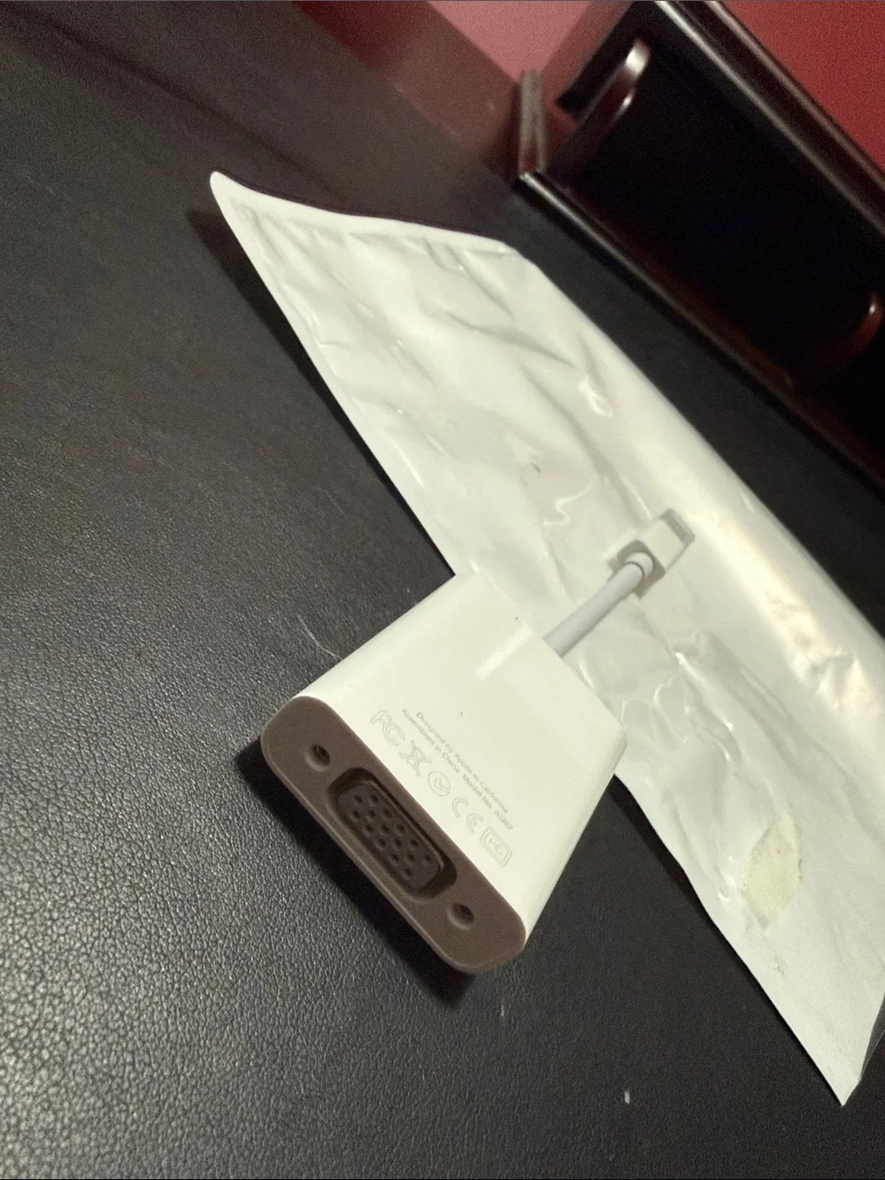 Apple White Mini Display Part to VGA adapter